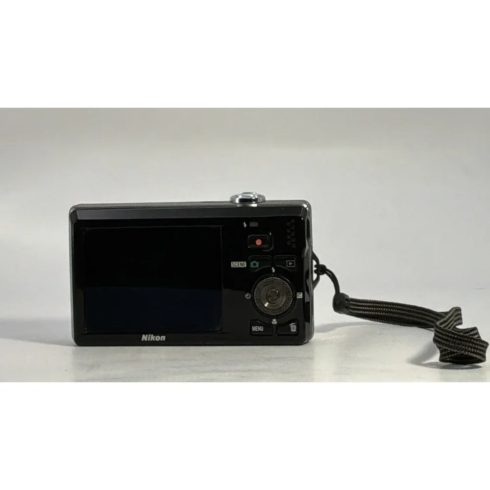 Nikon COOLPIX S6000 14.2MP Digital Camera Champagne silver No Case Card Cables
